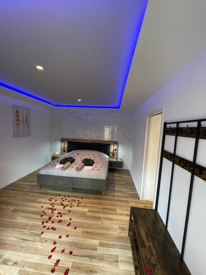Luxury Spa Vallon Vallon-Pont-dʼArc Exterior foto